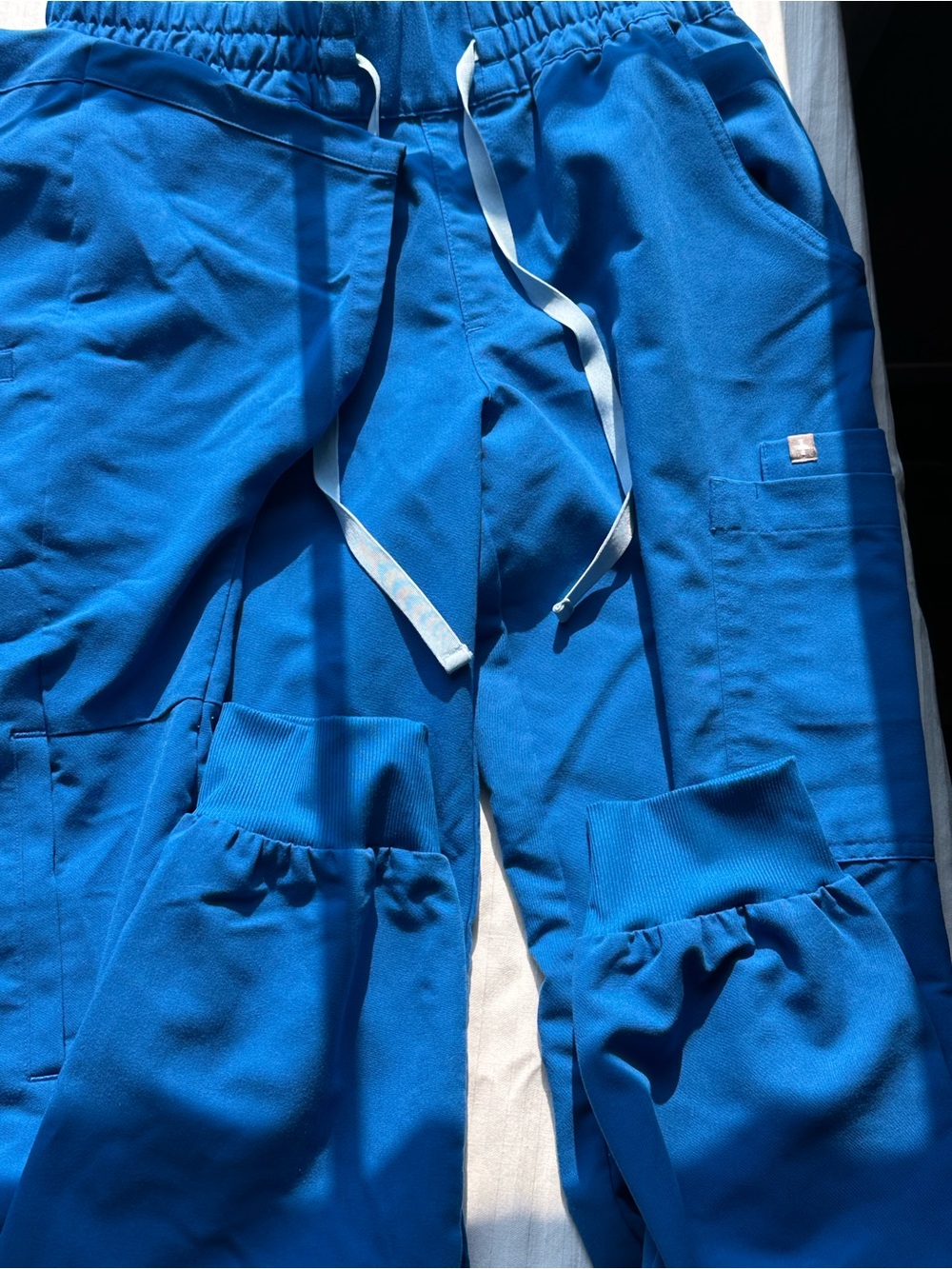 FIGS Women's Scrub Set Royal Blue Montex Top XS & Uman Jogger Pants S - Picture 3 of 14